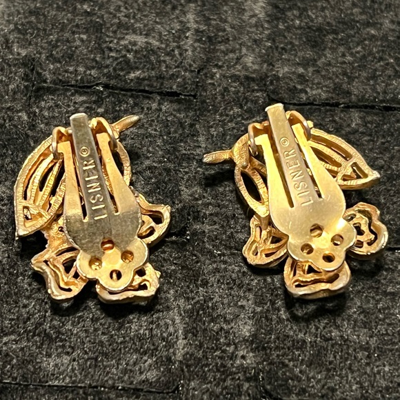 Vibrated Gold toned Floral clip on earrings Earrings - Picture 2 of 2